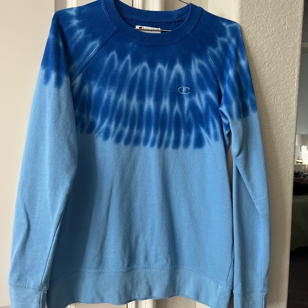Blue Tie Dye Champion Swearshirt